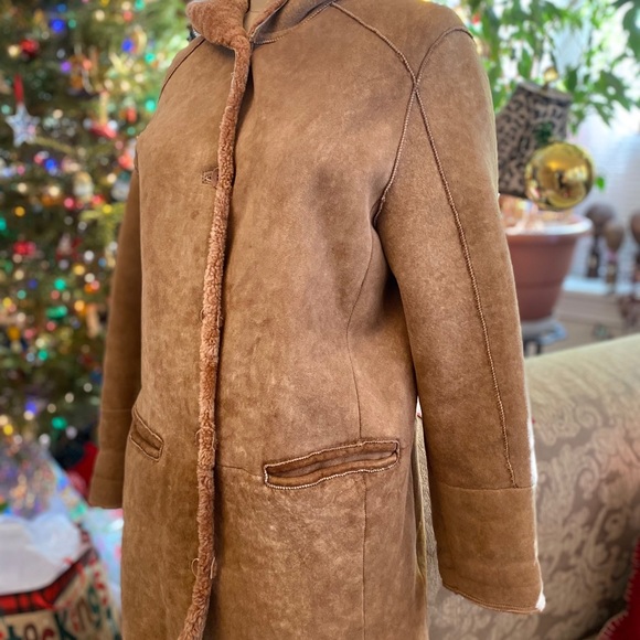 SOLD!! Stunning Gimo’s Shearling Coat - Picture 3 of 11